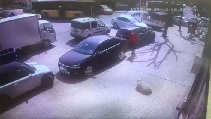 Beyoğlu'nda İETT otobüsü kazası kamerada (1) -1