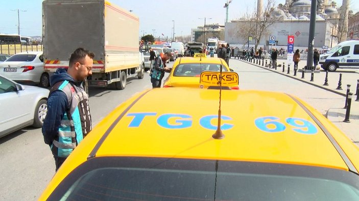  Eminönü'nde emniyet kemeri takmayan taksici: Rahatsız ediyor -4