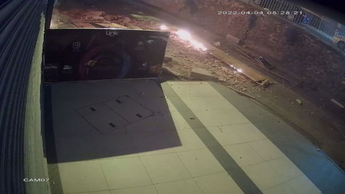 Fatih'te 4 katlı kapalı otoparktaki patlama kamerada -3
