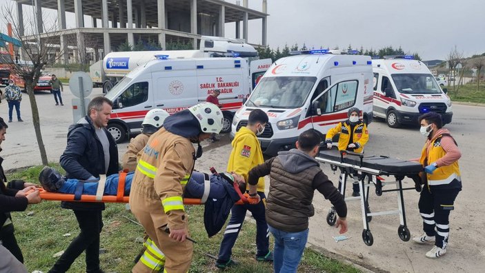 Dilovası'nda işçi midibüsü ile TIR çarpıştı: 2'si ağır 25 yaralı -2