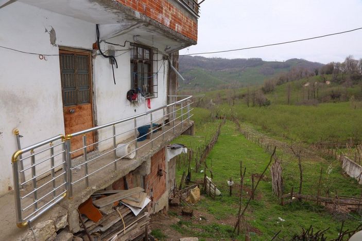 Ordu’da heyelanda 13 ev tahliye edildi -2