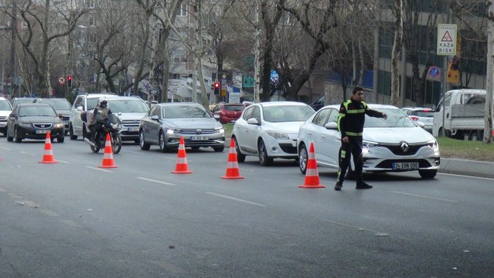 Beşiktaş'ta üst geçide kamyonuyla çarpan sürücü gözaltına alındı -9