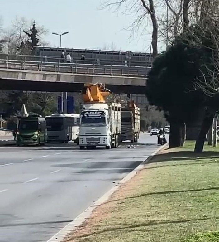 Beşiktaş'ta üst geçide kamyonuyla çarpan sürücü gözaltına alındı -1