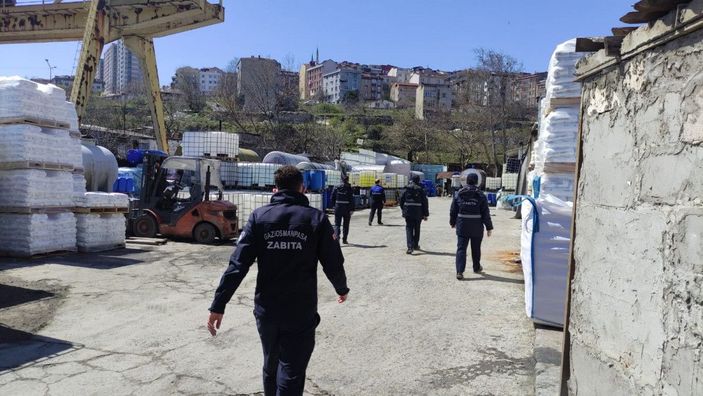Gaziosmanpaşa'da kimyasal sızıntının olduğu depo mühürlendi -5