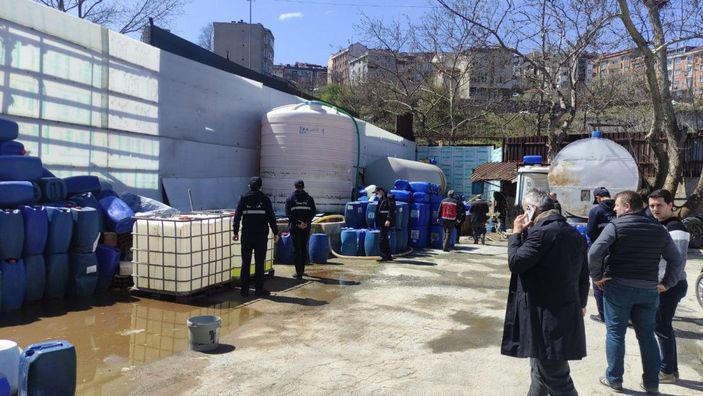 Gaziosmanpaşa'da kimyasal sızıntının olduğu depo mühürlendi -4