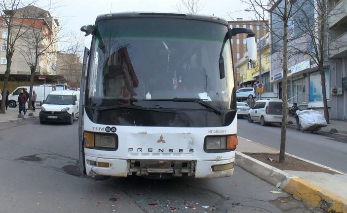 Sultanbeyli'de otobüs ortalığı birbirine kattı -4