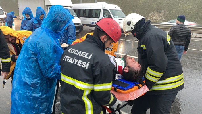 Kuzey Marmara Otoyolunda otomobil yoldan çıktı: 3’ü ağır, 4 yaralı -3