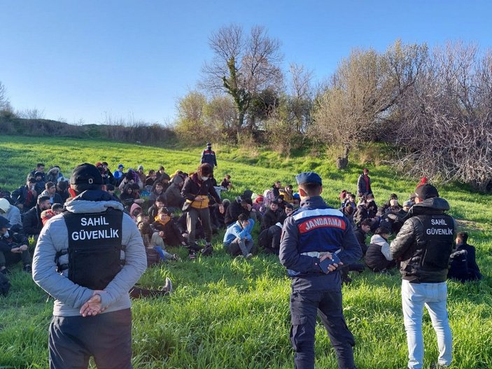İtalya'ya gitmek isteyen 123 kaçak ve 2 Afgan organizatör filikada yakalandı -2