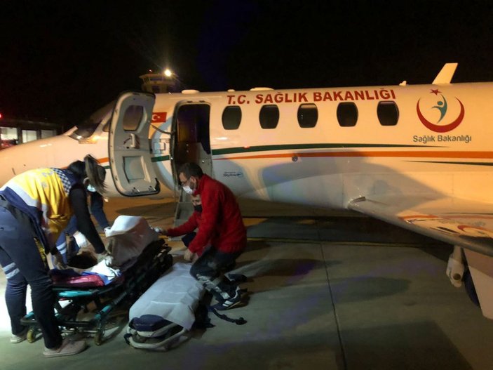 Yüzünden parça kopan Serdar, ambulans uçakla götürüldüğü Antalya'da ameliyat edildi -2