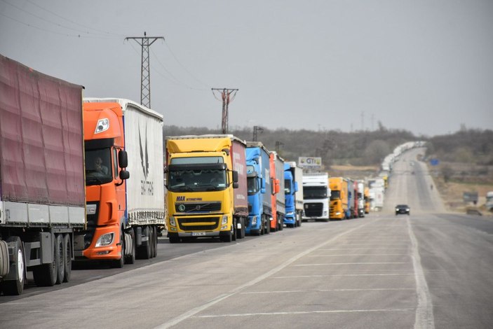 TIR şoförleri: Kaçak göçmenler yüzünden 5 bin euro ceza ödüyoruz -2