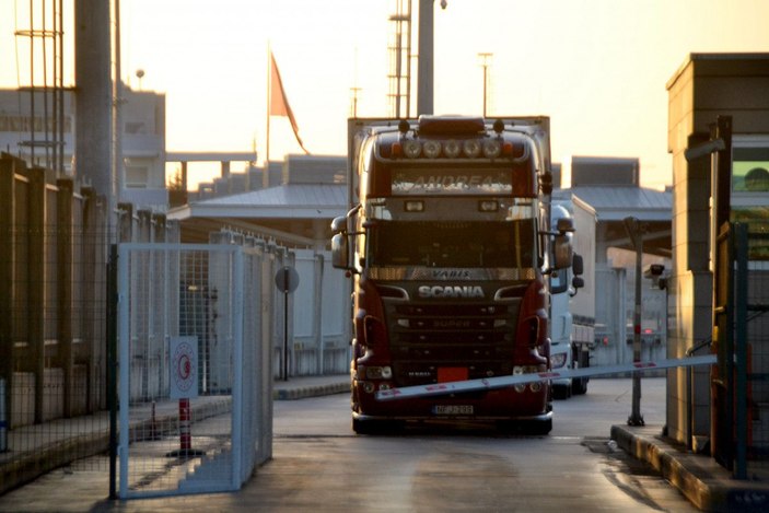 TIR şoförleri: Kaçak göçmenler yüzünden 5 bin euro ceza ödüyoruz -8