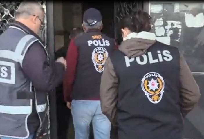 4 ilde yasa dışı bahis operasyonu: 27 gözaltı; yüklü miktarda para ele geçirildi -1