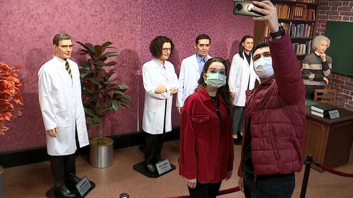 Büyükerşen, Türk bilim insanlarının balmumu heykellerini yaptı -7