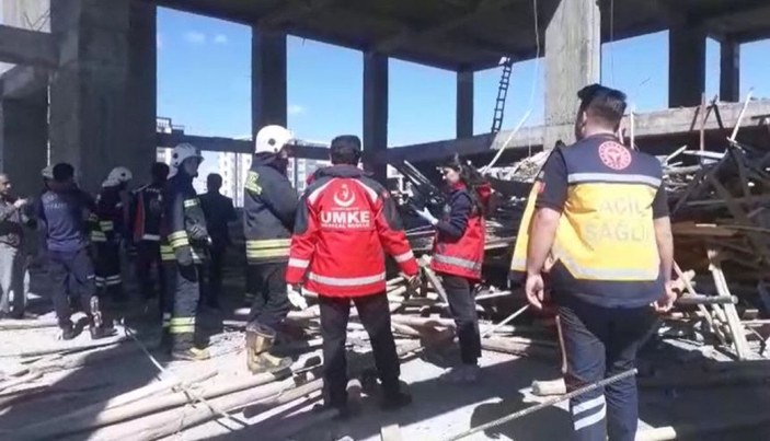 Diyarbakır'da inşaat iskelesi çöktü: 1'i ağır 6 yaralı -1