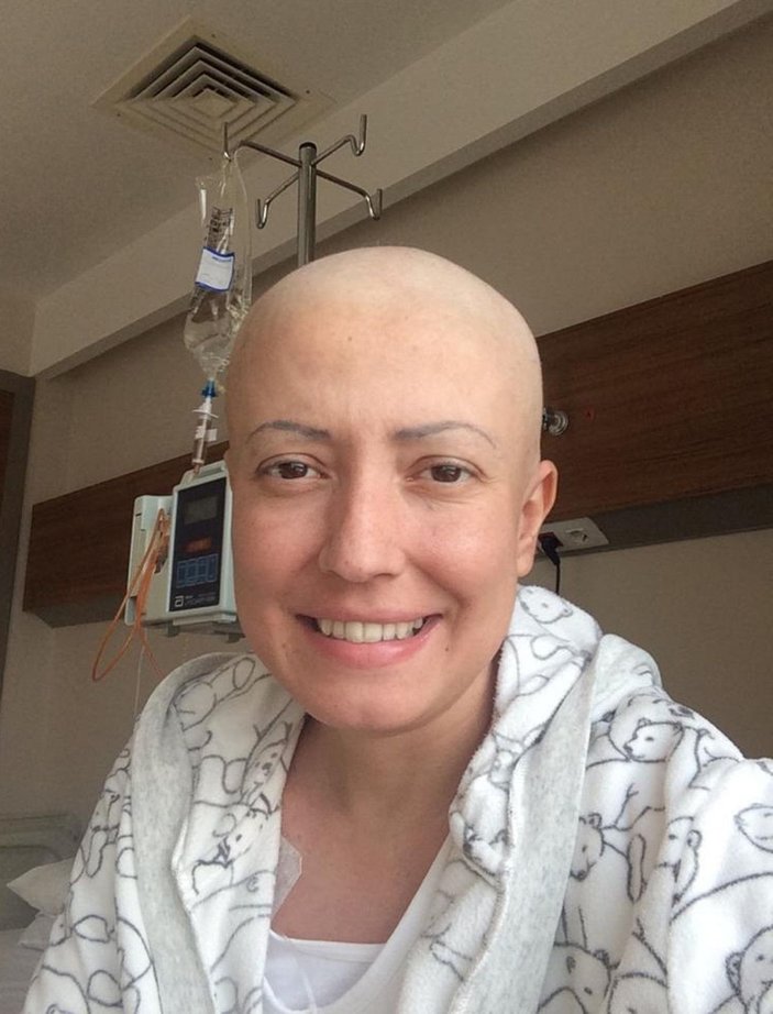 Saçlarını kanser hastalarına bağışlamayı düşünürken kanser olduğunu öğrendi -8