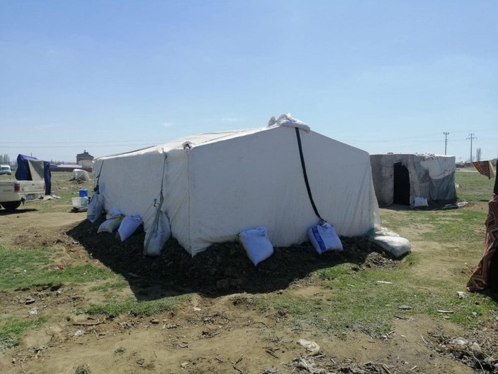 4 çocuk çadırda sobadan sızan gazdan zehirlendi -1