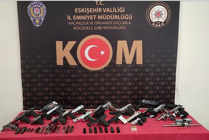 Eskişehir'de kaçak silah operasyonu: 11 gözaltı -1