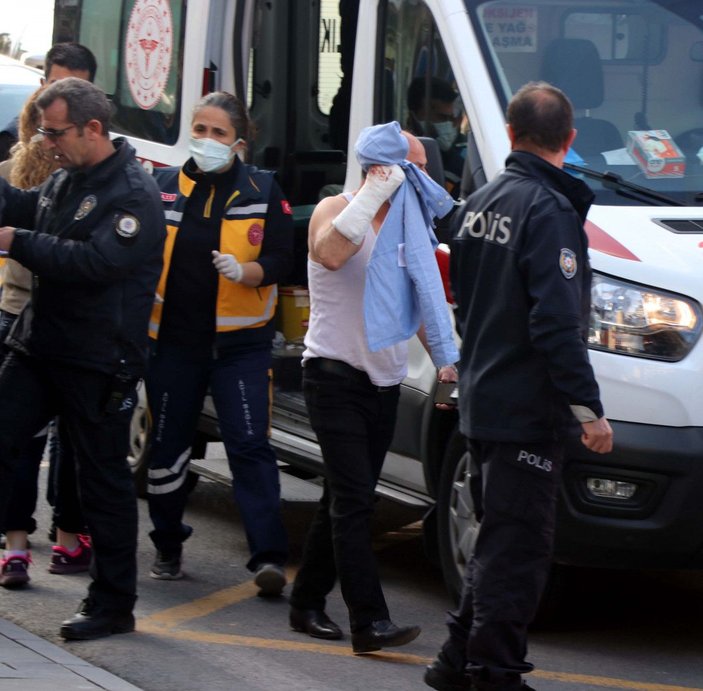 Kayseri'de trafikte yol verme kavgası: 3 yaralı -3