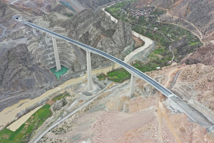 Yusufeli Barajı'nın 39 tünelli yolları tamamlandı -3