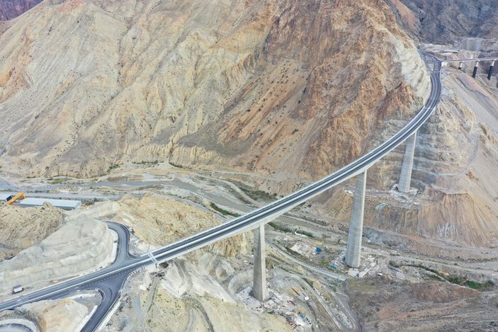 Yusufeli Barajı'nın 39 tünelli yolları tamamlandı -2