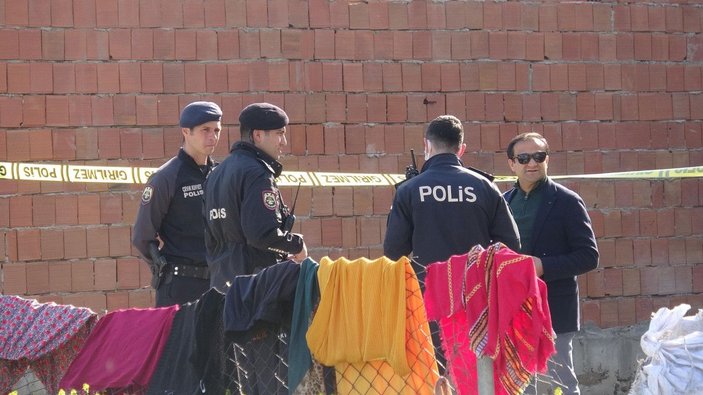 İzmir'de baba- oğul, husumetlilerini tüfekle öldürdü -1