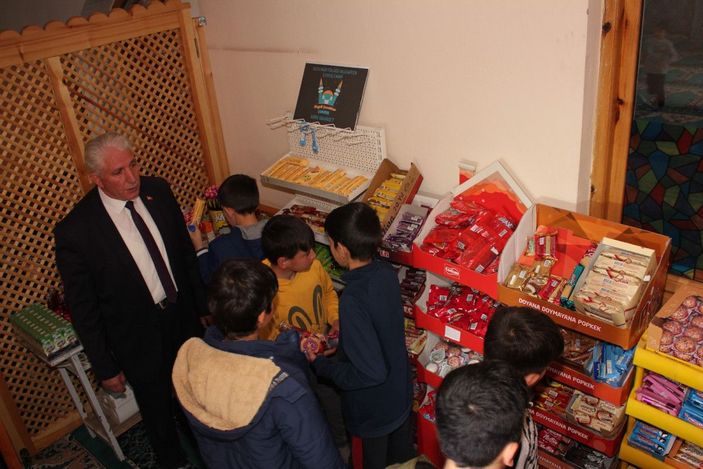 Çocuklara camiyi sevdirmek isteyen imamdan 'market' yöntemi -3