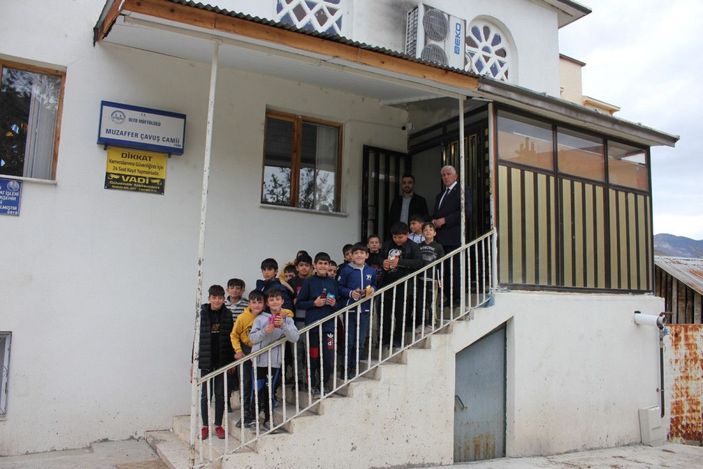 d Çocuklara camiyi sevdirmek isteyen imamdan 'market' yöntemi -8