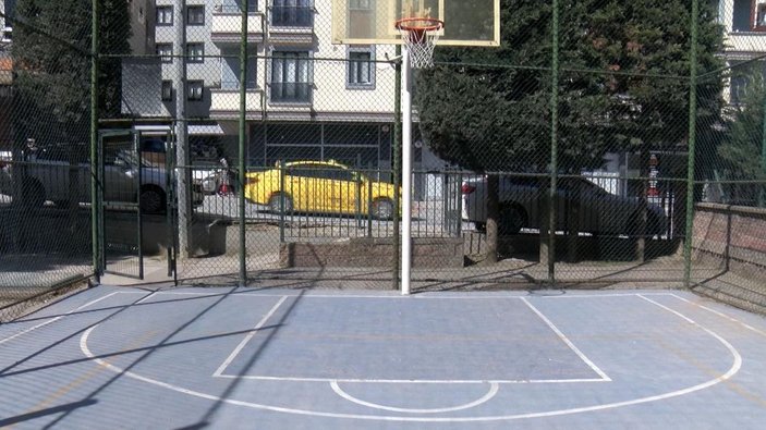 Pitbul'la şaka basketbol sahasındaki çocuklara dehşeti yaşattı -7