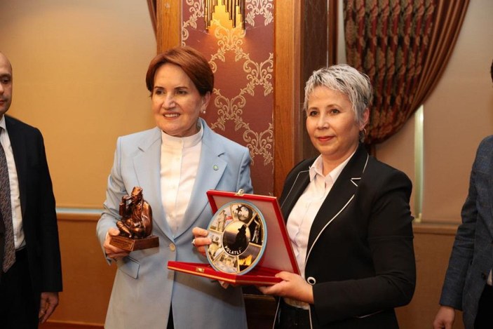 Akşener, Ankaralı kadın muhtarlarla iftar yaptı -2