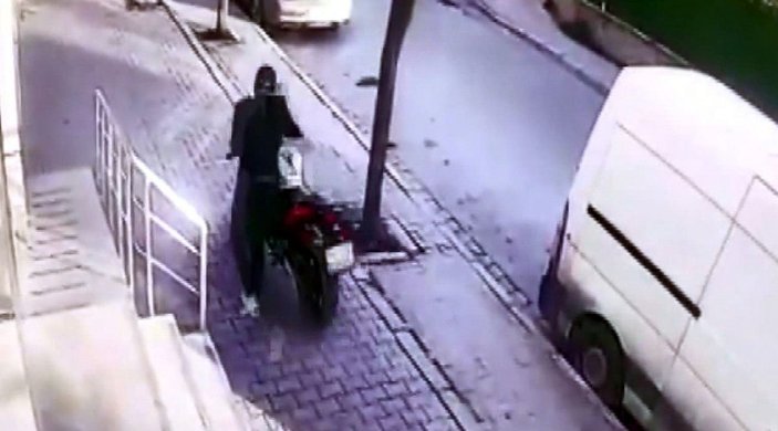 Avcılar’daki motosiklet hırsızı yakalandı -3