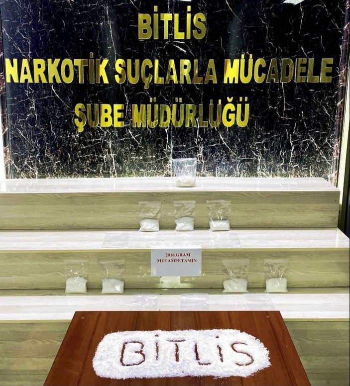 Durdurulan araçta 2 kilo uyuşturucu ele geçirildi -1