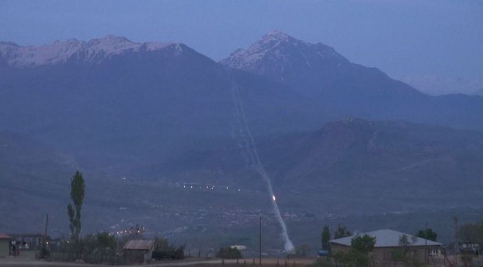 Irak'ın kuzeyindeki PKK hedefleri obüslerle vuruldu -2