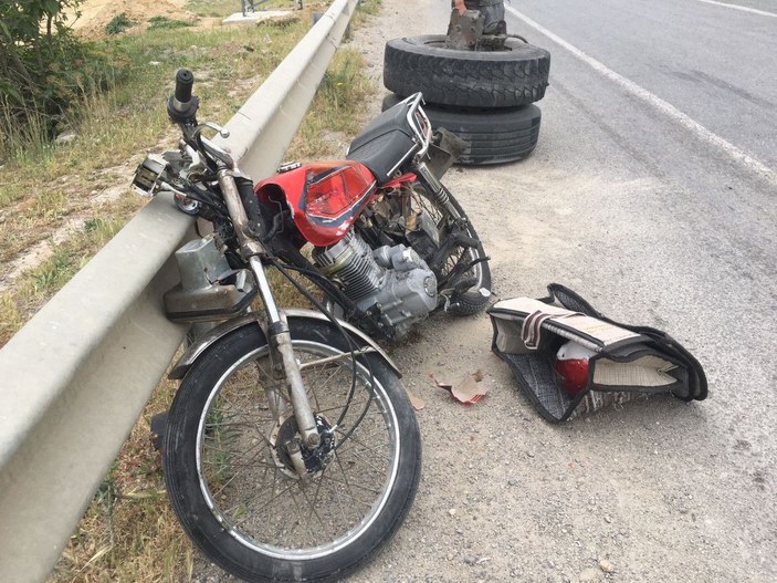 Kamyonun kopan tekerinin çarptığı motosiklet sürücüsü öldü -4