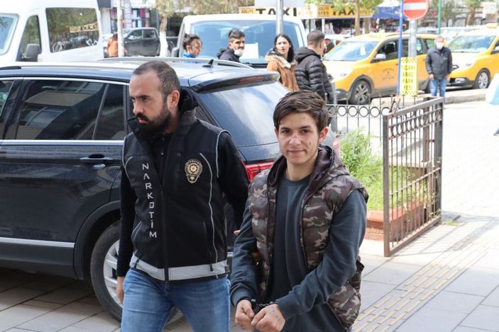 Dur ihtarından kaçan 2 kişinin hırsızlık ve uyuşturucu ticareti şüphelisi olduğu belirlendi -2