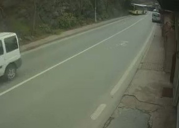 Beykoz’da İETT otobüsünün kayalıklara daldığı kaza kamerada -5