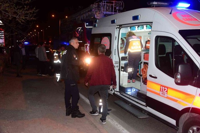 Kayseri'de ehliyetsiz sürücünün kullandığı araç bahçeye uçtu: 6 yaralı