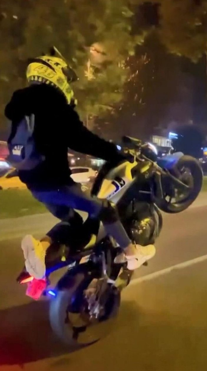 Beşiktaş'ta motosiklet sürücüsünün tehlikeli yolculuğu kamerada -7