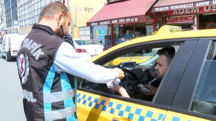 Kadıköy'de denetimde 8 taksi şoförüne emniyet kemeri cezası  -1