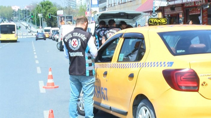 Kadıköy'de denetimde 8 taksi şoförüne emniyet kemeri cezası  -6