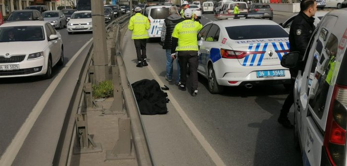 Bakırköy'de bariyerlere çarpan motosiklet sürücüsü hayatını kaybetti  -1
