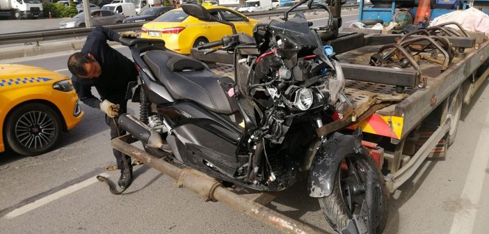 Bakırköy'de bariyerlere çarpan motosiklet sürücüsü hayatını kaybetti  -6
