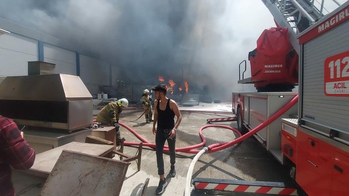 İzmir'de geri dönüşüm fabrikasında yangın (2) -8