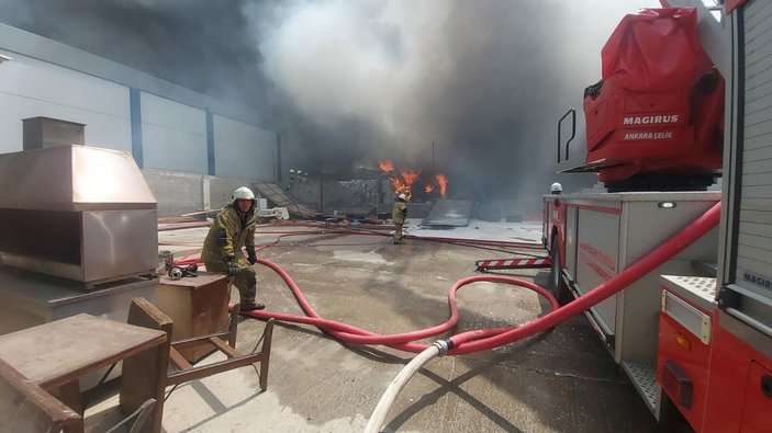 İzmir'de geri dönüşüm fabrikasında yangın (2) -7