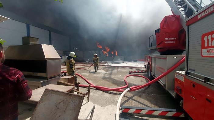 İzmir'de geri dönüşüm fabrikasında yangın (2) -4