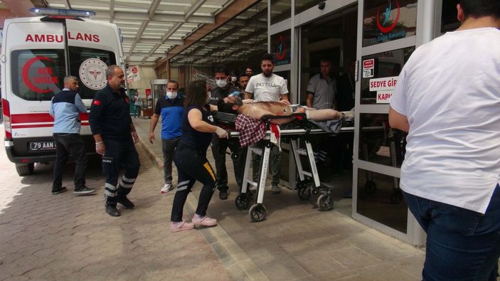 Kilis'te husumetli ailelerin kavgasında 11 kişi yaralandı -8