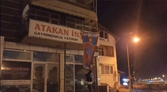 Trabzonspor bayraklarını indiren 4 kişi spor müsabakalarından menedildi -2