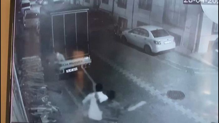 Esenyurt’ta husumetli aileler arasında silahlı kavga -5