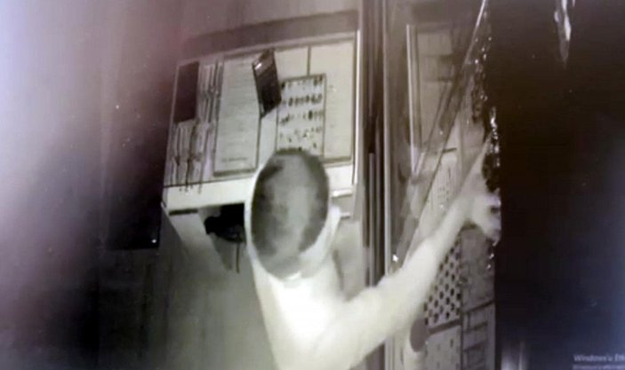 Hırsızlık şüphelileri, kırmaya çalıştıkları güvenlik kamerası kayıtlarından yakalandı -8