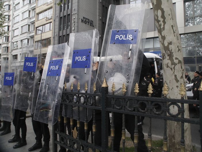 Taksim'e yürümek isteyen gruplara gözaltı -1
