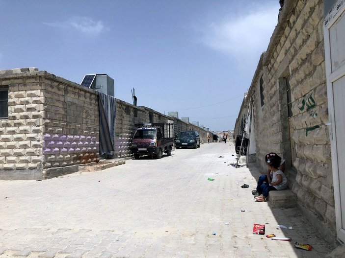 İdlib'de inşa edilen briket evlerin anahtar teslim töreni yapıldı -4